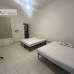 Affitto 3 camera appartamento di 140 m² in Napoli