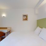 Rent a room of 200 m² in Cachan