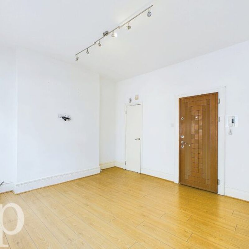2 Bedroom Apartment, Moor Street W1D, London - 21657341