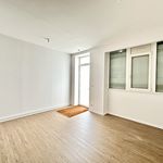 Rent 1 bedroom apartment of 32 m² in Bordeaux
