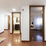 Rent a room of 214 m² in Madrid