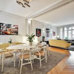 Rent 5 bedroom apartment of 250 m² in Paris