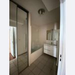 Rent 1 bedroom apartment of 39 m² in Bordeaux