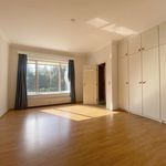 Huur 3 slaapkamer appartement van 197 m² in Rixensart