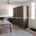 Rent 3 bedroom house of 80 m² in Ajaccio