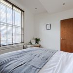 Rent 2 bedroom flat of 150 m² in London