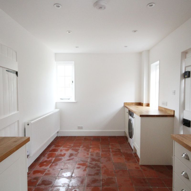 2 bedroom Semi-Detached House to let in White Waltham,  from Pike Smith & Kemp Estate Agents.