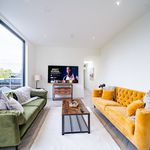 Rent 4 bedroom apartment of 12917 m² in Leeds