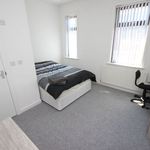 Rent 4 bedroom apartment in Salford