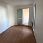 Rent 3 bedroom apartment of 63 m² in Montigny-le-Bretonneux