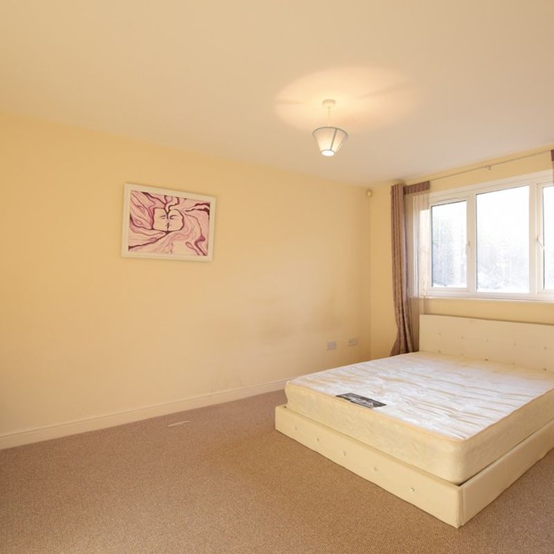 5 Bedroom Mid Terraced House To Rent in Telegraph Place, Canary Wharf, E14 Millwall