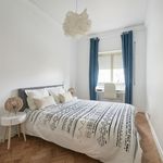 Rent a room of 300 m² in Lisboa