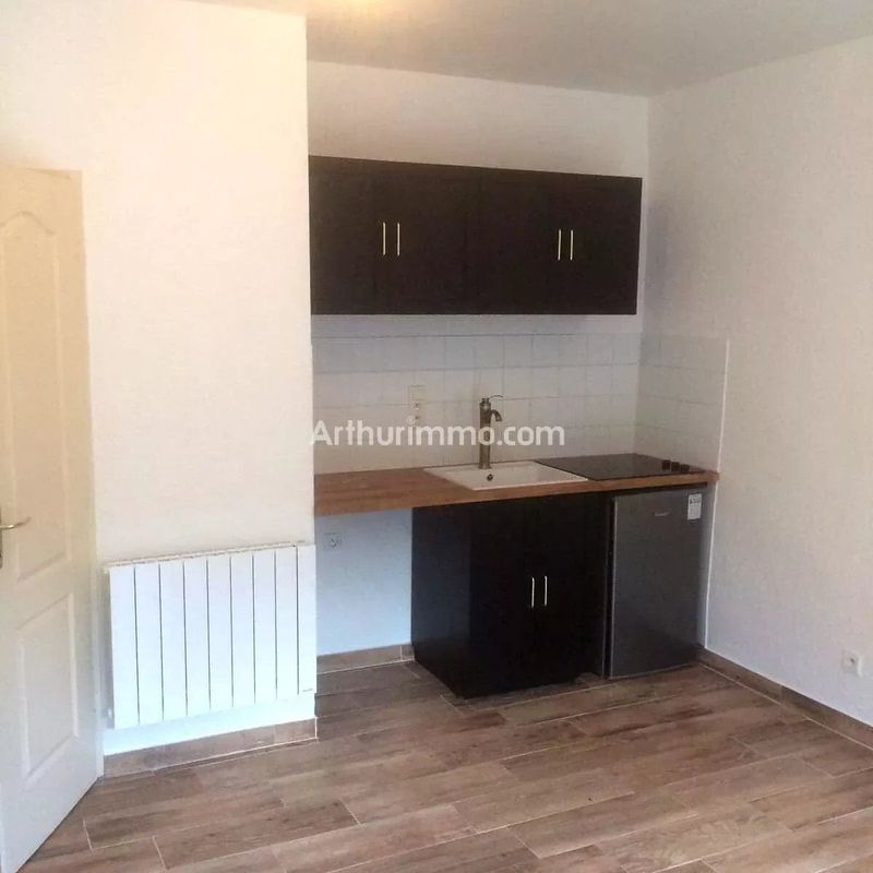 Louer appartement de 1 pièce 24 m² 300 € à Lons-le-Saunier (39000) : une annonce Arthurimmo.com