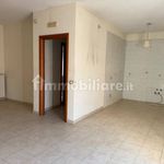 Affitto 3 camera appartamento di 75 m² in Foggia