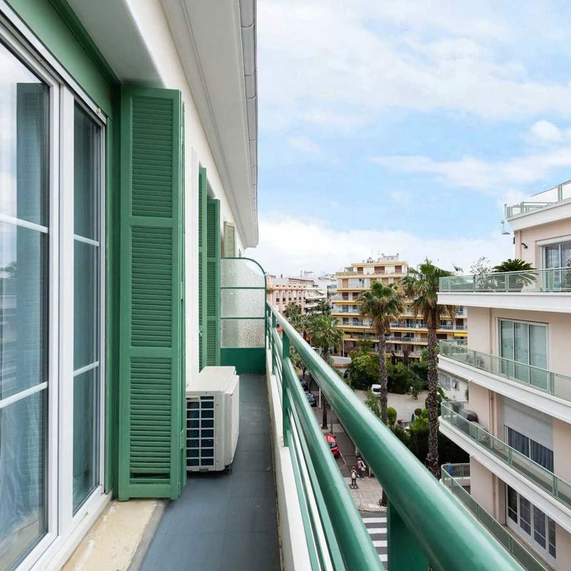 Stylish 38m2 Apartment with Elevator in Prime Location Antibes