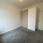 Rent 2 bedroom flat in Kirklees