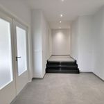 Rent 3 bedroom house of 674 m² in Waterloo