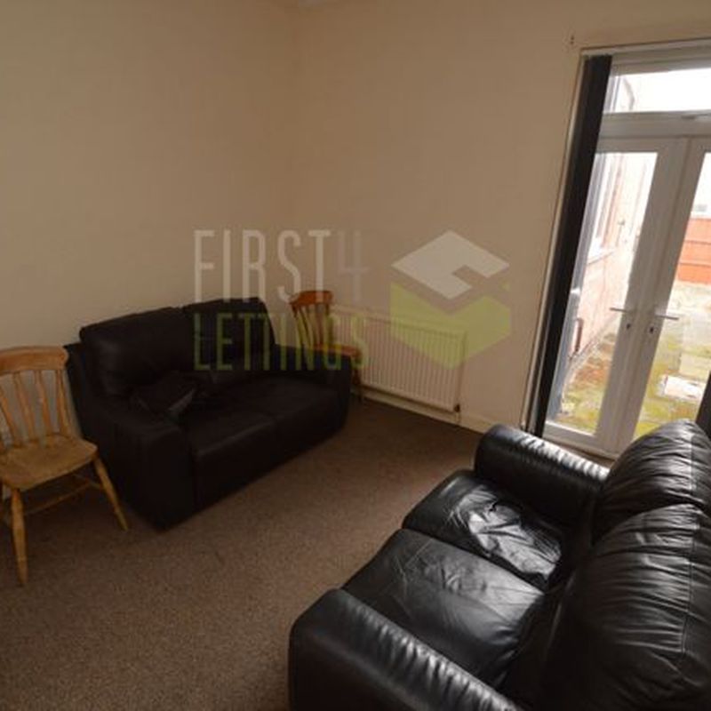Terraced house to rent in Kirby Road, West End LE3