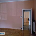 Rent 3 bedroom apartment of 87 m² in Genoa