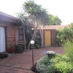 Rent 1 bedroom house of 2500 m² in Pretoria