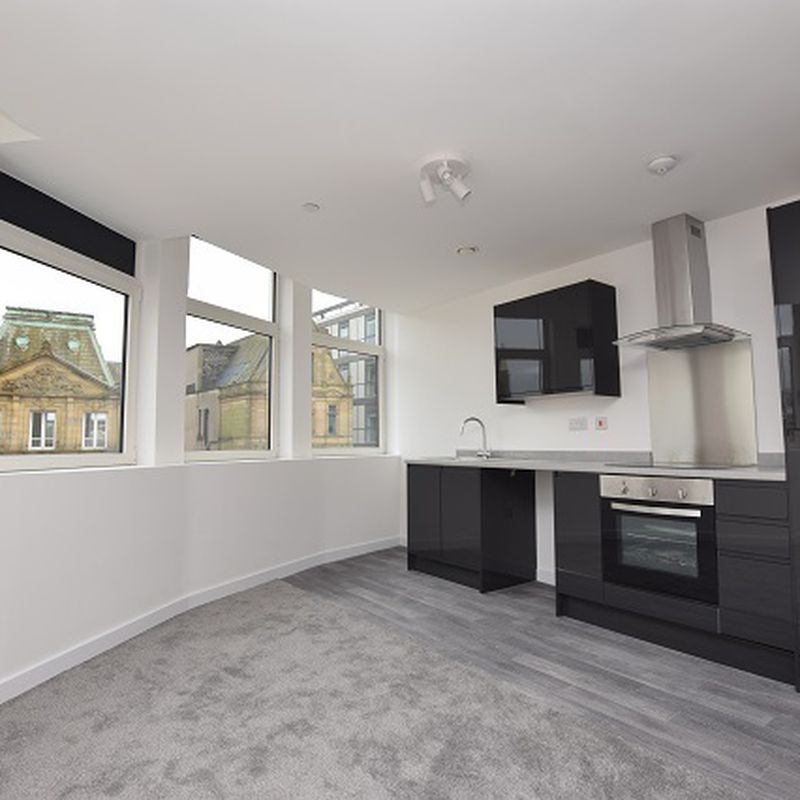 2 bedroom property to let in Fargate House, 1 Church Street, Sheffield, S1 2PU - £900 pcm
