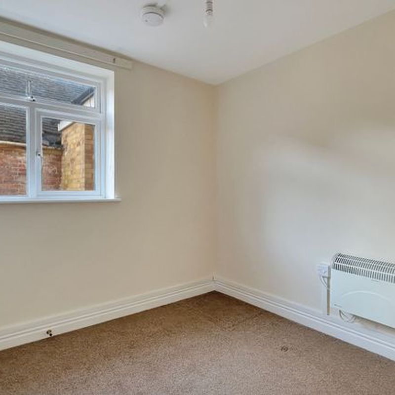 Flat to rent in High Street, Lutterworth LE17 Husbands Bosworth