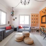 Rent a room of 200 m² in Lisboa