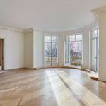 Rent 4 bedroom apartment of 288 m² in Paris