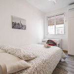 Rent 6 bedroom apartment of 120 m² in Madrid