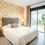Rent 4 bedroom house of 412 m² in Marbella