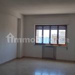 Affitto 1 camera appartamento di 145 m² in Taranto