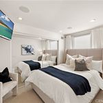Rent 3 bedroom apartment of 183 m² in Corona Del Mar