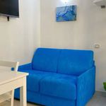 Rent 2 bedroom apartment of 30 m² in Napoli