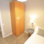 Rent 4 bedroom apartment of 95 m² in Barcelona