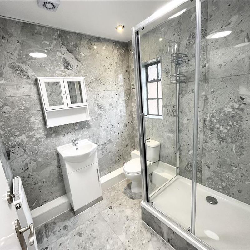 3 bedroom property to let in High Street, SWANSEA - £1,400 pcm