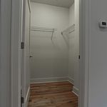 Rent 2 bedroom apartment of 2000 m² in Evanston