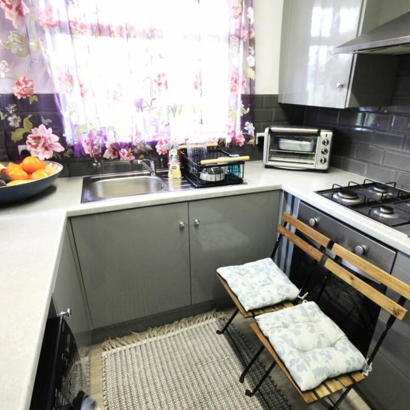 apartment at West Park Grove, Leeds, LS8 Park Villas
