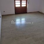 Affitto 4 camera appartamento di 130 m² in Gioia Tauro