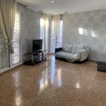 Rent a room of 280 m² in Moncada