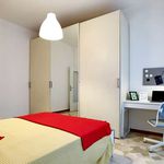 Rent a room of 65 m² in Milan