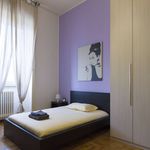 Rent a room of 150 m² in Milan