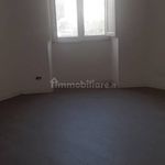 Rent 4 bedroom apartment of 124 m² in Roma
