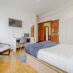 Rent a room of 240 m² in La Castellana