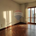 Affitto 3 camera appartamento di 78 m² in Napoli