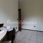 Affitto 4 camera appartamento di 120 m² in Parma