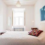 Rent 4 bedroom apartment of 90 m² in Lisboa