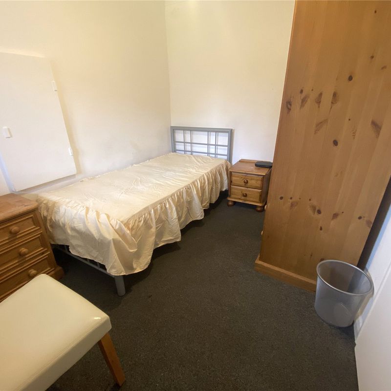 Room to let in Crawley Northgate