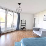 Rent a room of 90 m² in Nanterre