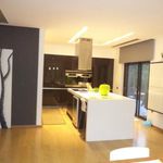 Rent 5 bedroom house of 600 m² in Vari