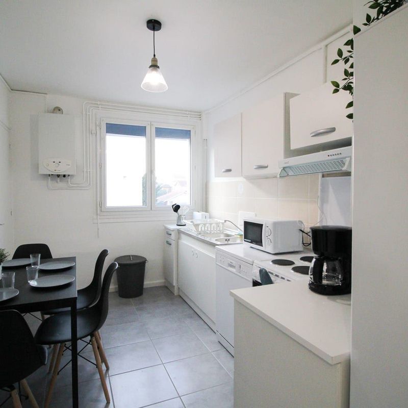 Co-living: pleasant room with all the necessary comforts Villeurbanne